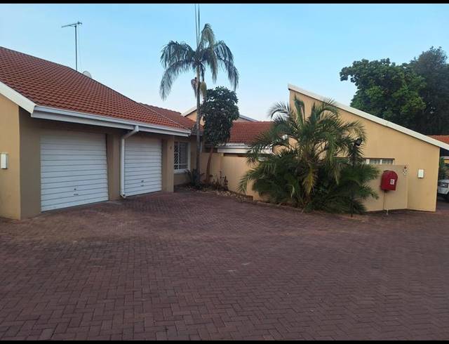 3 BEDROOM SIMPLEX FOR SALE IN WATERKLOOF GLEN